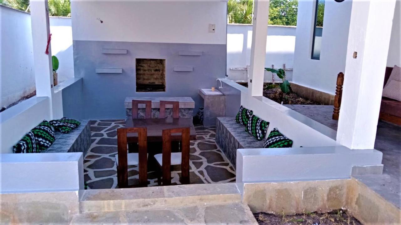 V-Szameitat Homes, Kongo River Diani Beach Exteriör bild